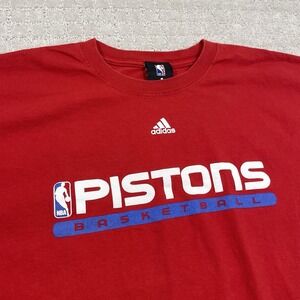 VTG Detroit Pistons Red‎ Adidas NBA Basketball Size XL Retro Y2K Tshirt